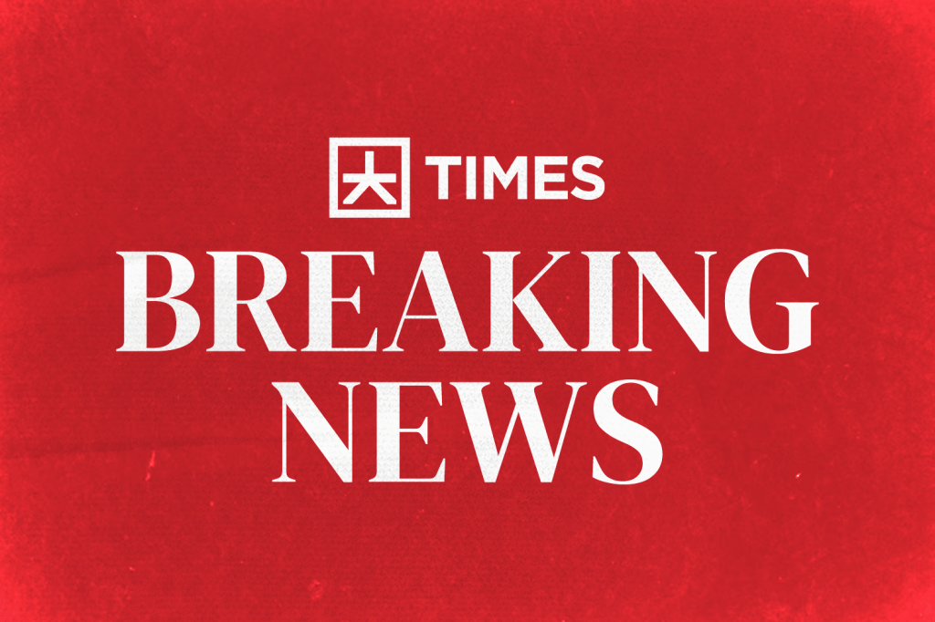 PM Musgrave controversially declares the Throne vacant, dissolves Parliament.